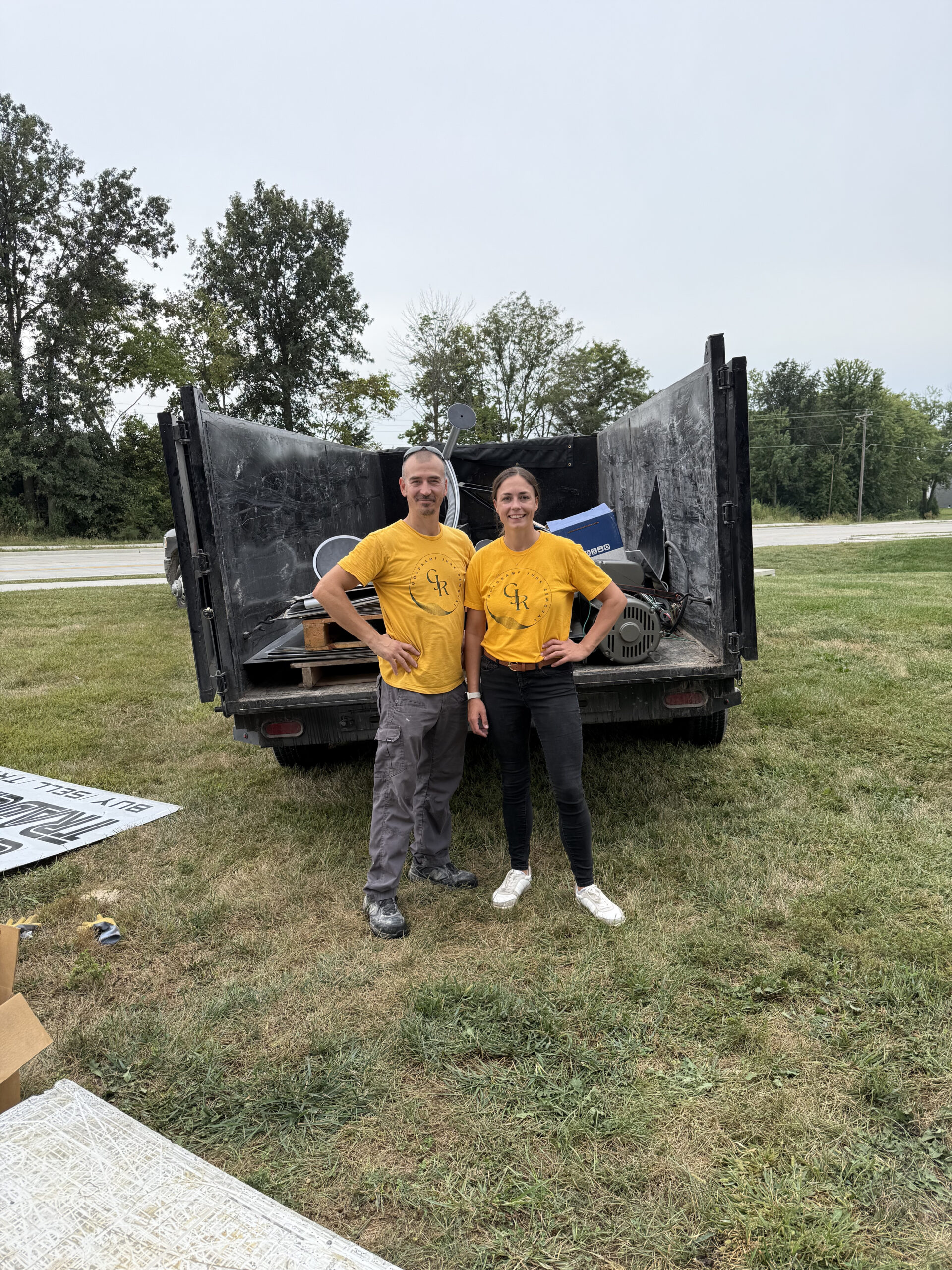 Picture of the owners of Goldkmap Junk Removal.